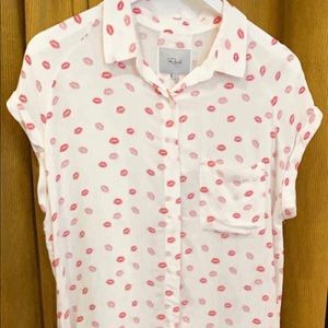 Rails white with lips blouse size L NWT